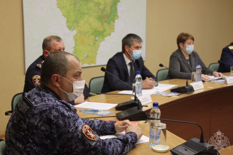 Врио начальника Управления Росгвардии по ЯО полковник полиции Виктор Воронин принял участие в заседании комиссии по координации работы по противодействию коррупции в ЯО