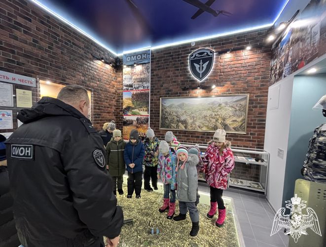 В Ярославском ОМОН состоялся День открытых дверей для школьников