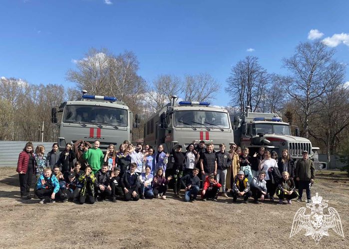 В ЯРОСЛАВЛЕ РОСГВАРДЕЙЦЫ ПРОВЕЛИ ТЕМАТИЧЕСКИЕ ВСТРЕЧИ С  ПОДРАСТАЮЩИМ ПОКОЛЕНИЕМ