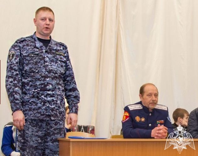 В Ярославской области Росгвардейцы провели встречу с подрастающим поколением 