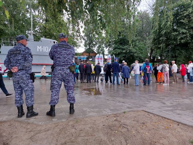 Росгвардия обеспечила правопорядок во время проведения мероприятий, посвященных Дню военно-морского флота в Ярославской области
