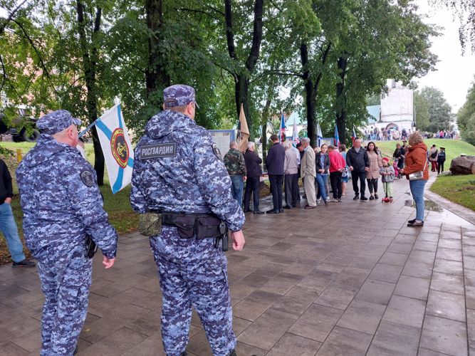Росгвардия обеспечила правопорядок во время проведения мероприятий, посвященных Дню военно-морского флота в Ярославской области