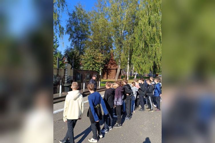 Сотрудники ОМОН Росгвардии провели экскурсию для школьников в Ярославле