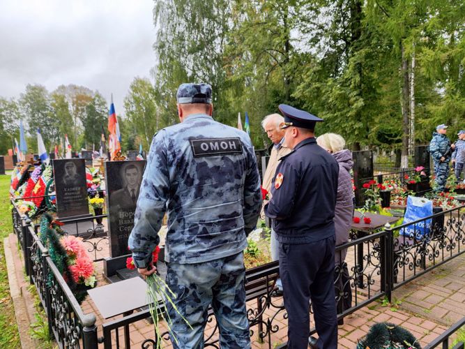 Росгвардейцы в Ярославле почтили память погибших  сотрудников Ярославского ОМОН