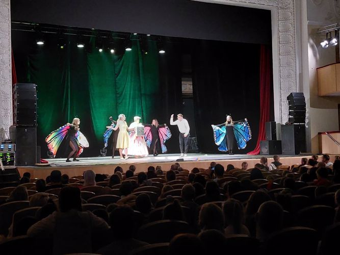 Для семей росгвардейцев организован спектакль в Ярославле