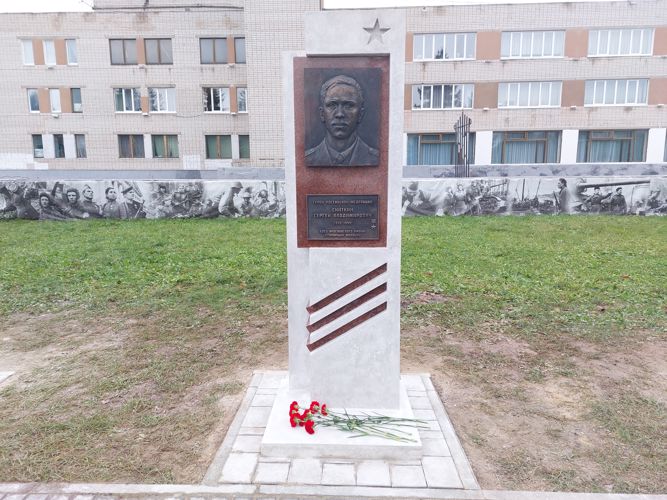 Представители Росгвардии приняли участие в открытии в обновленного мемориала Аллея Славы в Ярославской области