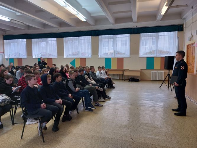 Офицеры  Росгвардии провели «Уроки мужества» в школах города Ярославля
