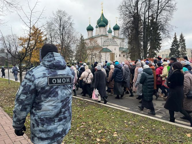 Росгвардейцы приняли участие в охране правопорядка в День народного единства в Ярославле