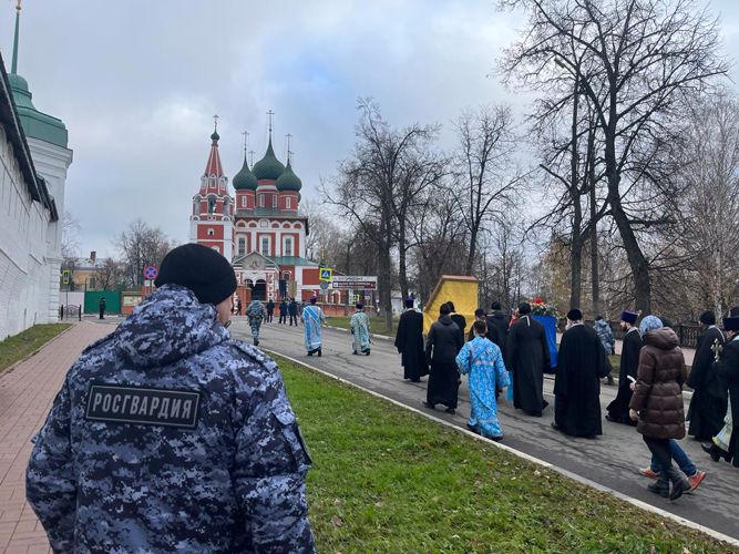 Росгвардейцы приняли участие в охране правопорядка в День народного единства в Ярославле