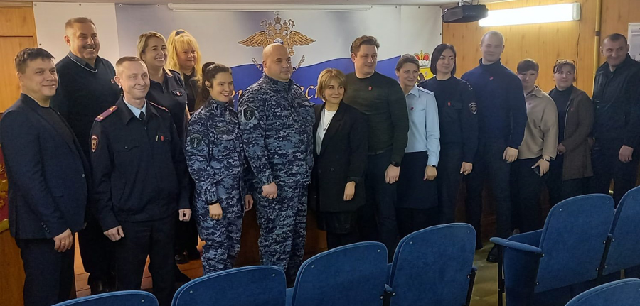 В Ярославской области росгвардейцы вступили в ряды "Движения первых"