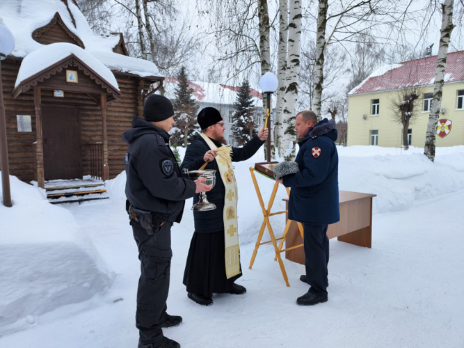 В региональном управлении Росгвардии почтили память павших защитников Отечества