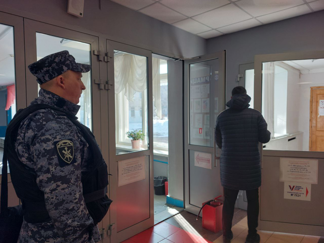 Росгвардейцы обеспечили правопорядок во время проведения выборов Президента Российской Федерации в Ярославской области