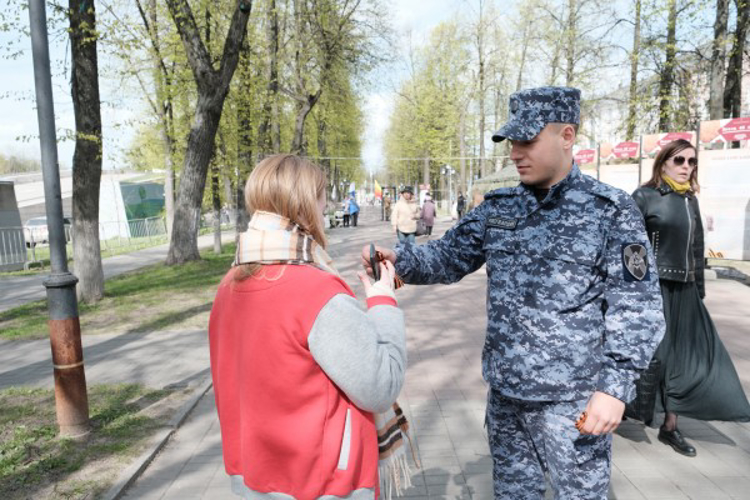 Сотрудники регионального управления Росгвардии приняли участие в акции «Георгиевская ленточка»