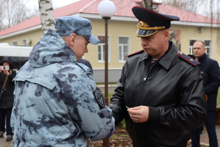 В Ярославле вручили государственные награды росгвардейцам-участникам специальной военной операции
