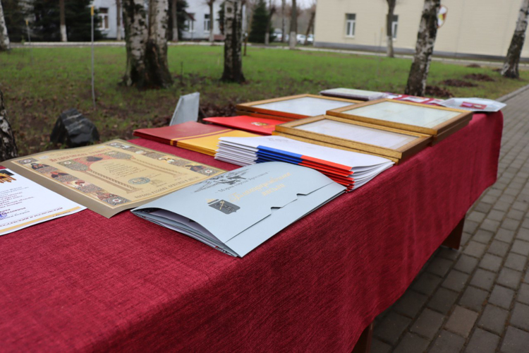 В Ярославле вручили государственные награды росгвардейцам-участникам специальной военной операции
