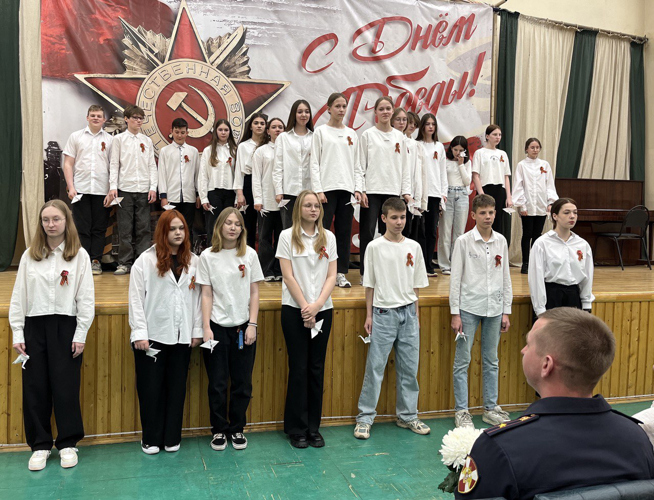 Концерт, посвященный Дню Победы, состоялся в подшефной региональному управлению Росгвардии школе