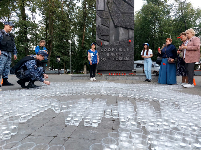 Ярославские росгвардейцы приняли участие в акции «Свеча памяти»