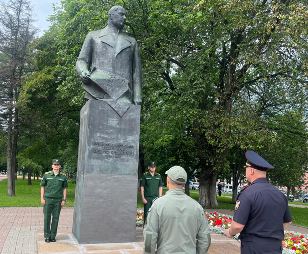 Руководящий состав территориального Управления Росгвардии принял участие в памятных мероприятиях,  посвященных Дню памяти и скорби