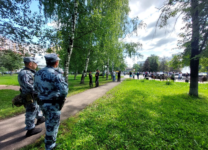 Росгвардия обеспечила правопорядок во время празднования в Ярославле Дня воздушно-десантных войск