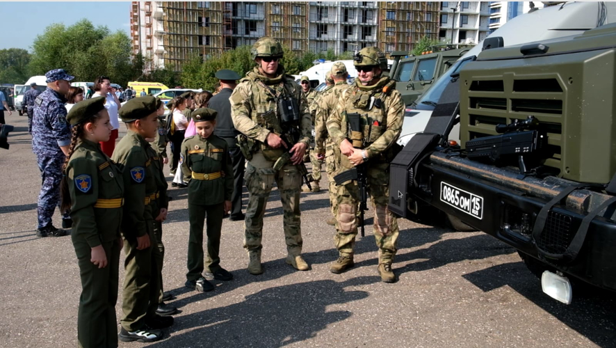 Воспитанники "Гвардейской смены" посетили выставку силовых структур в Ярославле