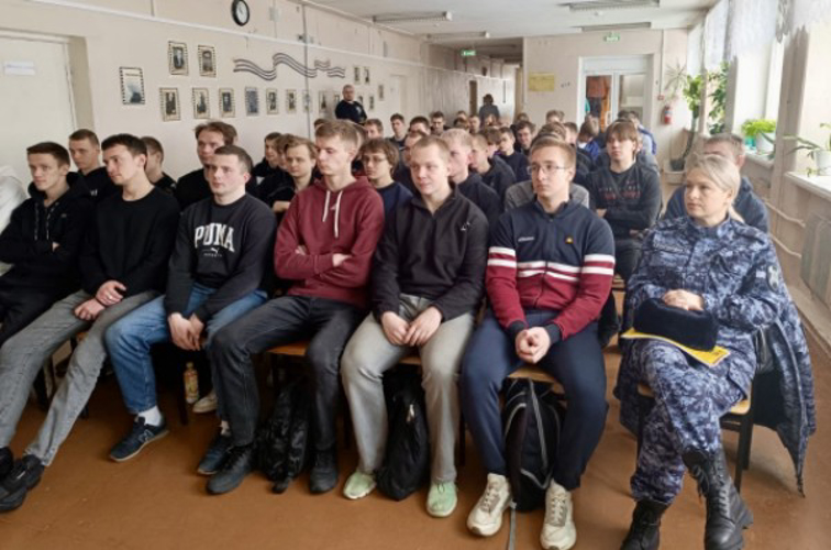 Сотрудники вневедомственной охраны провели встречу со студентами колледжей