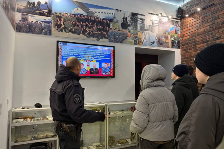 Сотрудники ОМОН «Мудрый» провели урок мужества для школьников из Тутаева