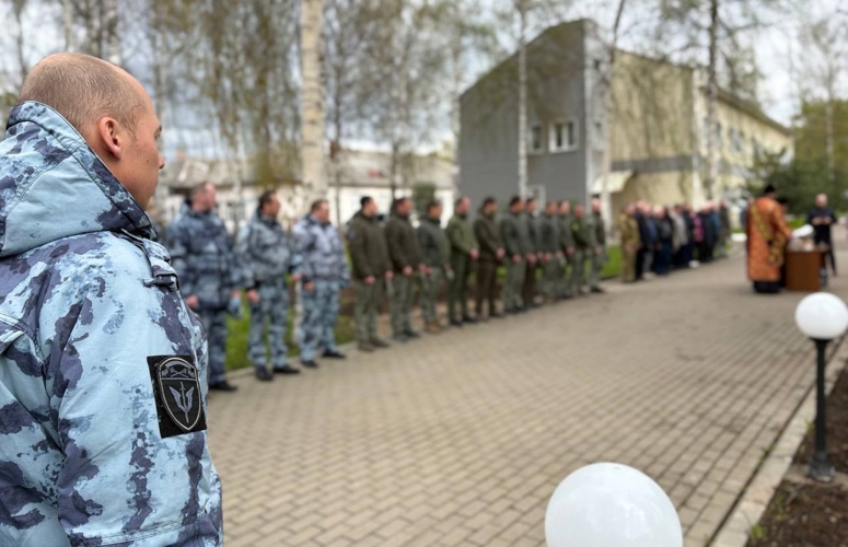 В Ярославле росгвардейцы почтили память Георгия Победоносца