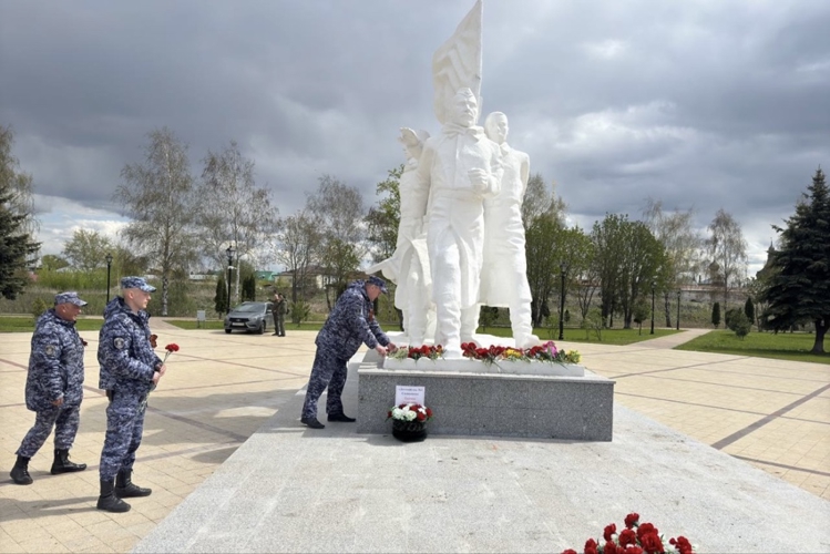 Росгвардейцы организовали автопробег, посвященный 80-летию Победы