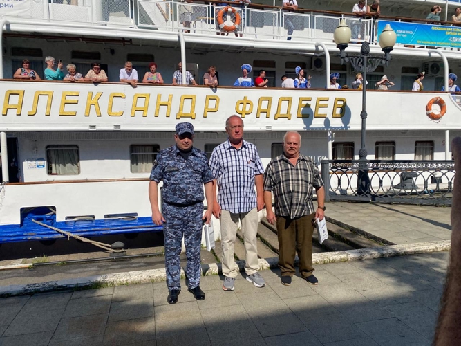 Ярославские росгвардейцы приняли участие в мероприятии во время прибытия уральской делегации ветеранов органов внутренних дел