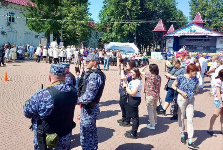 Росгвардейцы обеспечили безопасность во время проведения ряда мероприятий в Ярославской области