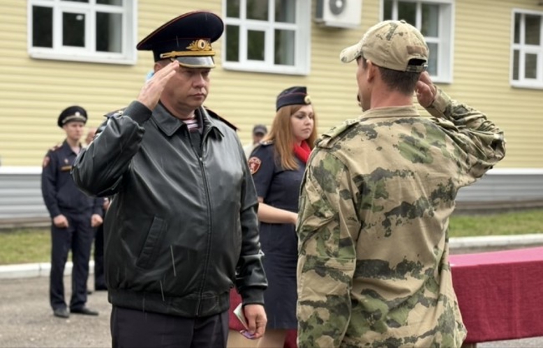 Росгвардейцы почтили память сотрудников и военнослужащих, погибших при исполнении служебных обязанностей 
