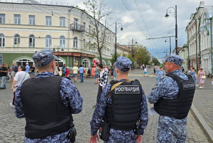 В Рыбинске росгвардейцы обеспечили правопорядок во время празднования Дня города