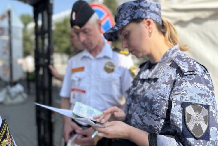 В Ярославле сотрудники Росгвардии обеспечили правопорядок во время проведения «Парада чемпионов»