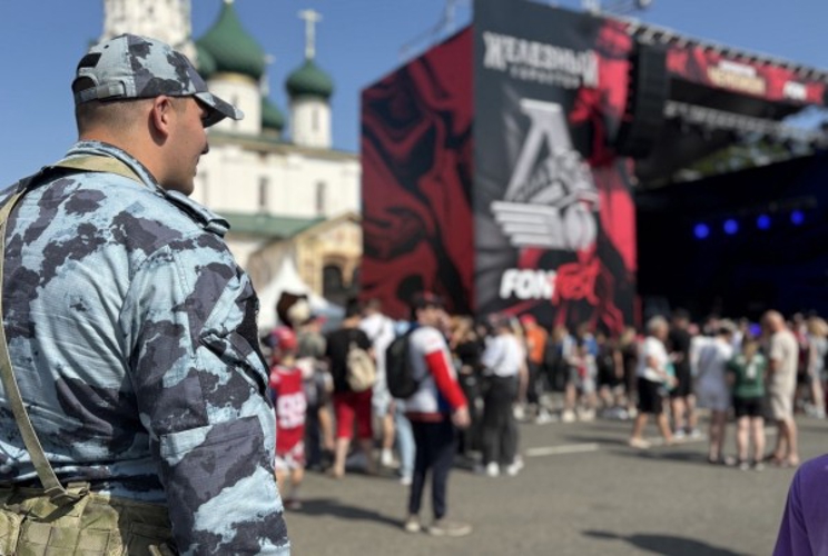 В Ярославле сотрудники Росгвардии обеспечили правопорядок во время проведения «Парада чемпионов»