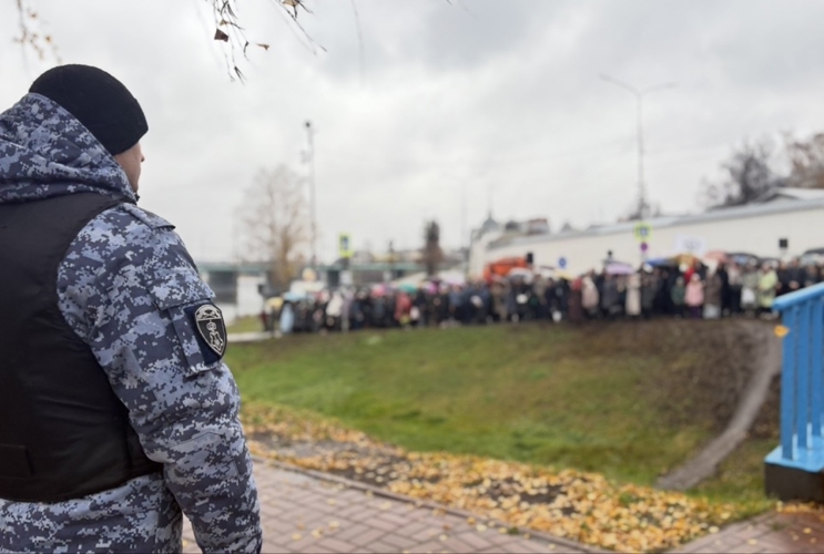 Росгвардейцы приняли участие в охране правопорядка в День народного единства в Ярославле