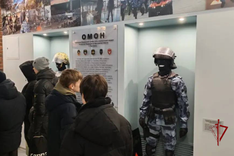 Ярославские студенты посетили спецподразделения регионального управления