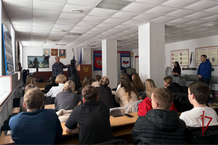 Росгвардейцы провели день открытых дверей для  ярославских студентов 