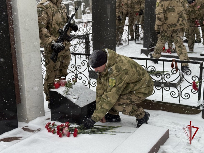 Ярославские росгвардейцы почтили память коллег, павших при исполнении служебного долга