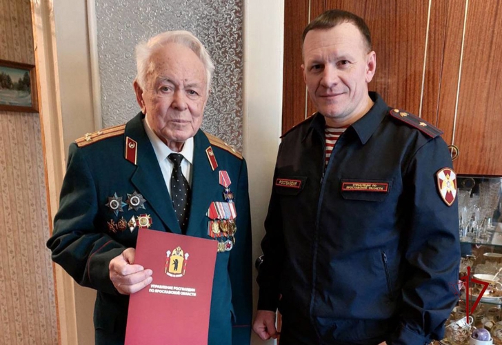 Представитель регионального управления Росгвардии поздравил ветерана войск правопорядка с Днем рождения