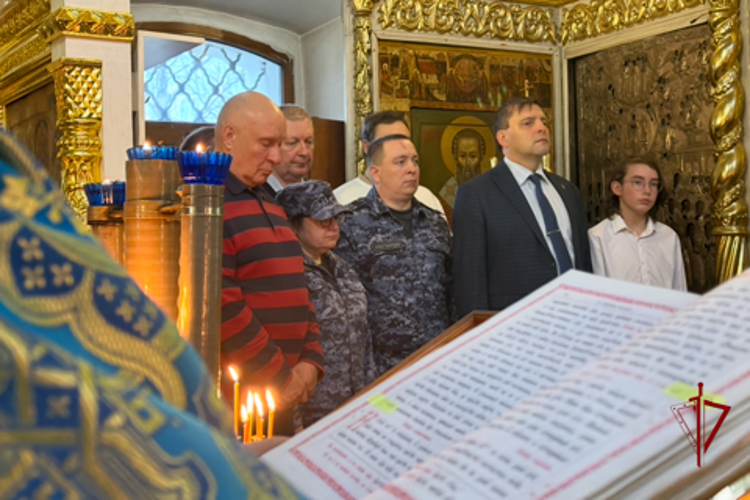 В Ярославле росгвардейцы приняли участие в праздничном богослужении
