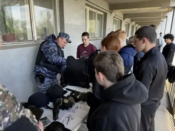 В Ярославле сотрудники Росгвардии приняли участие в военно-патриотическом мероприятии