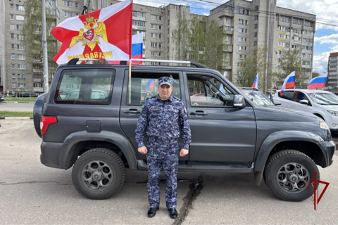 Росгвардейцы приняли участие в автопробеге в Ярославле