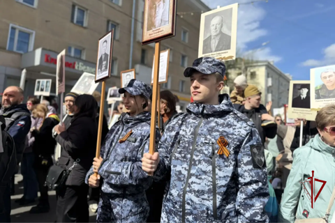 Росгвардейцы приняли участие в шествие «Бессмертного Полка» в Ярославле