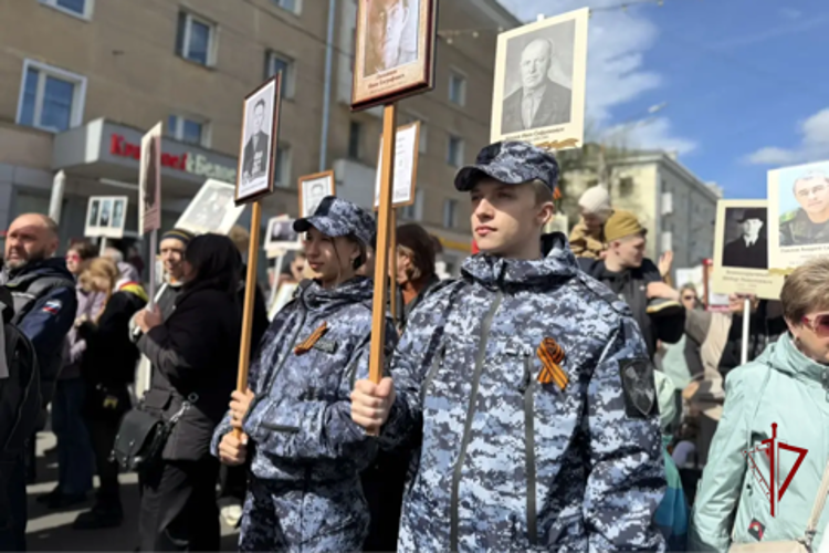 Росгвардейцы приняли участие в шествие «Бессмертного Полка» в Ярославле