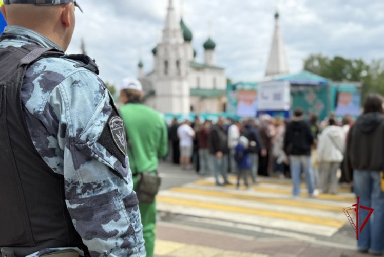 Росгвардейцы обеспечили безопасность во время празднования Дня города Ярославля 