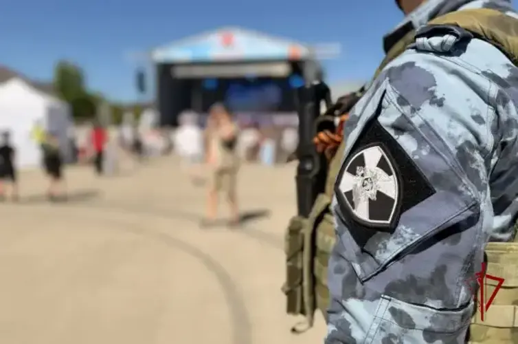 Росгвардейцы обеспечили правопорядок во время празднования Дня города Ростова Великого