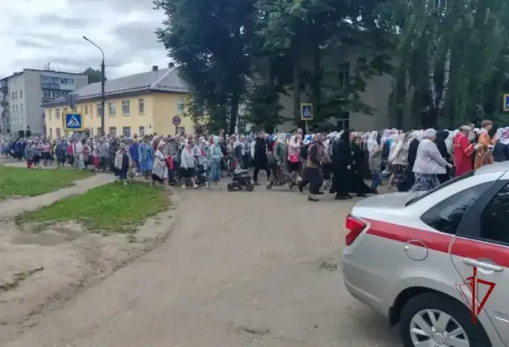 Росгвардейцы обеспечили правопорядок во время крестного хода в Ярославской области
