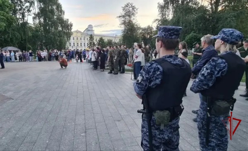 Росгвардейцы обеспечили безопасность во время проведения акций накануне Дня памяти и скорби