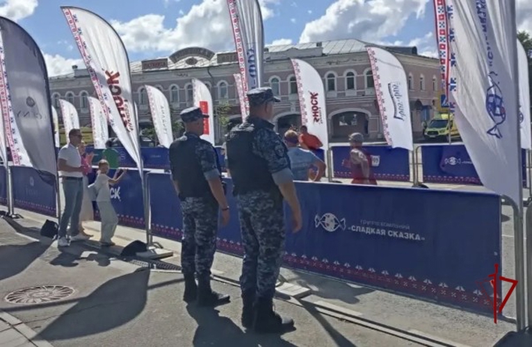 Росгвардейцы обеспечили правопорядок во время массового забега в Ярославской области 