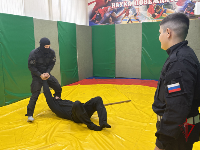 В Ярославле росгвардейцы исполнили мечту юного участника кадетского движения